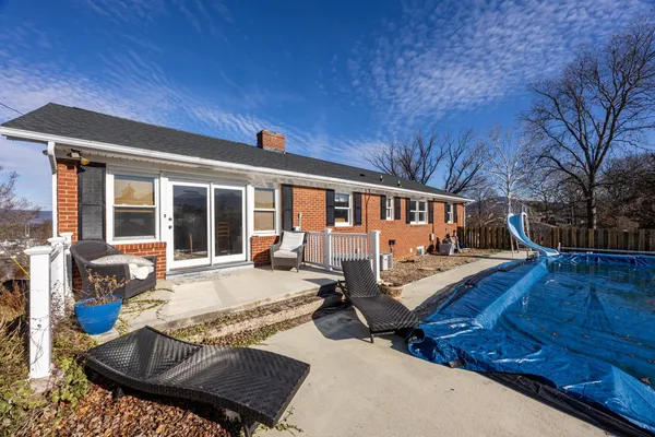 $469,000 | 15 Painter Street, Luray, VA 22835