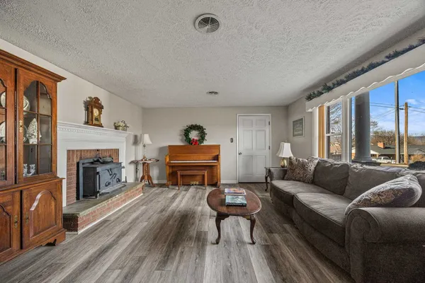 $469,000 | 15 Painter Street, Luray, VA 22835