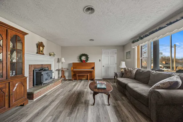 $499,900 | 15 Painter Street, Luray, VA 22835