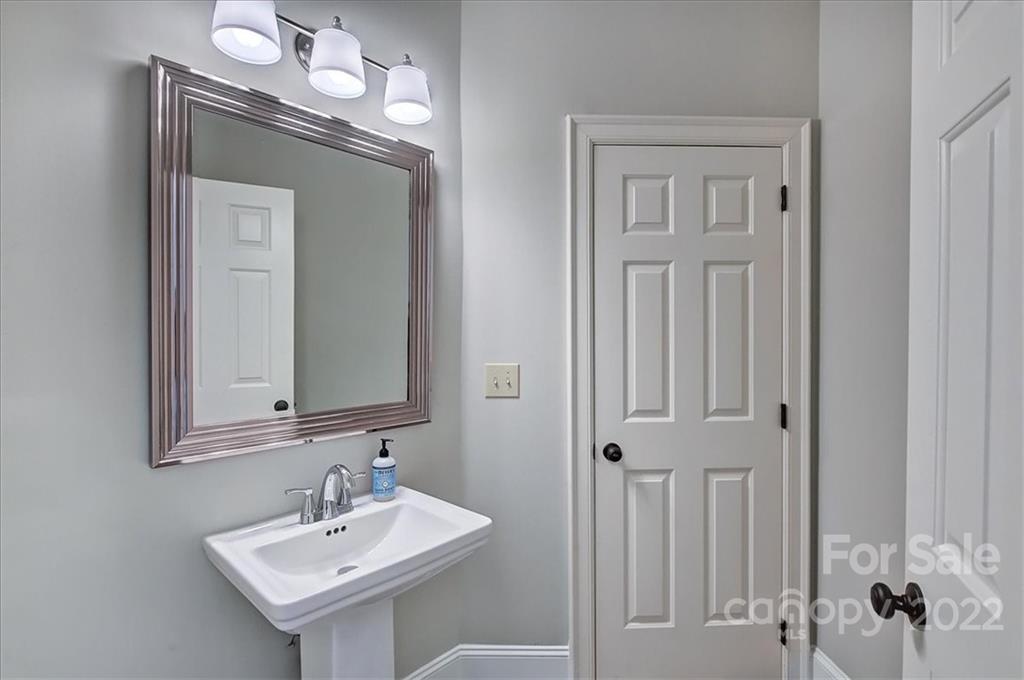 2829 Sharon View Road Charlotte, NC 28210 - Photo 24 of 34 Gallery Image 24