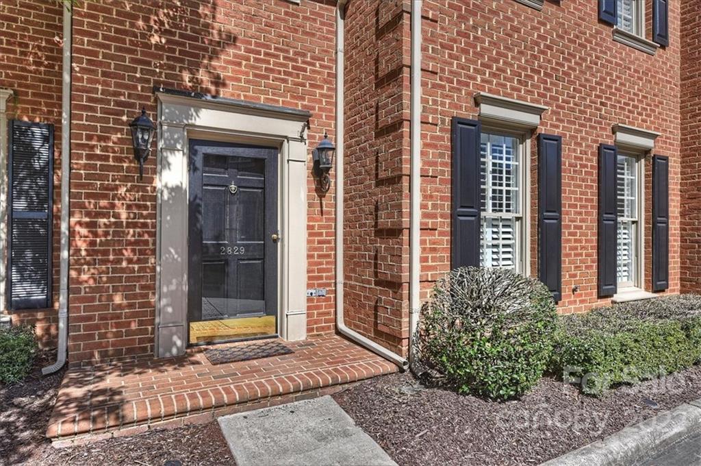 2829 Sharon View Road Charlotte, NC 28210 - Photo 3 of 34 Gallery Image 3