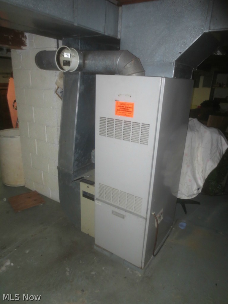 14355 Aquilla Road Burton, OH 44021 - Photo 18 of 22 Carrier oil forced air furnace.