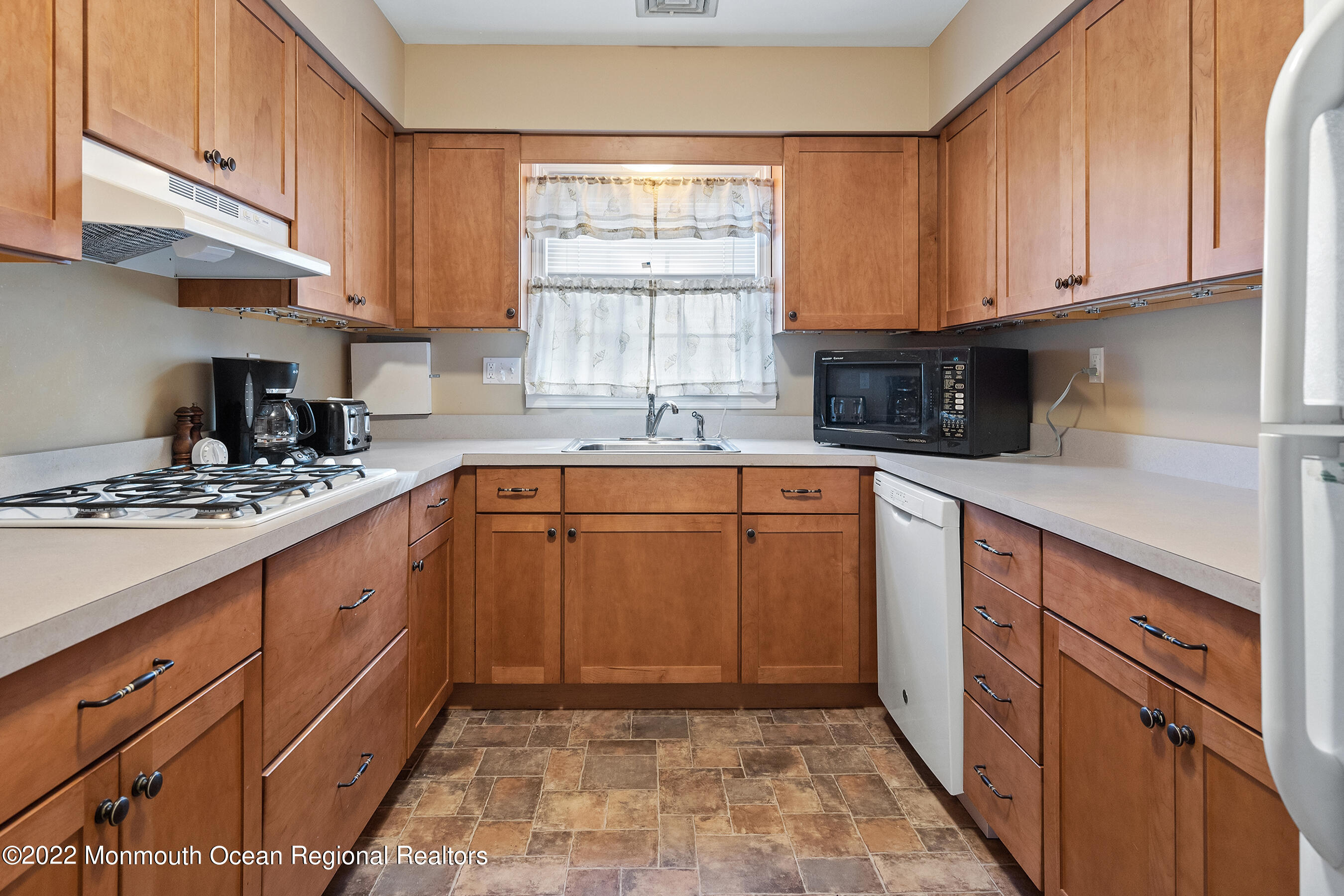 538 Harbor Road Brick, NJ 08724 - Photo 14 of 39 Kitchen1