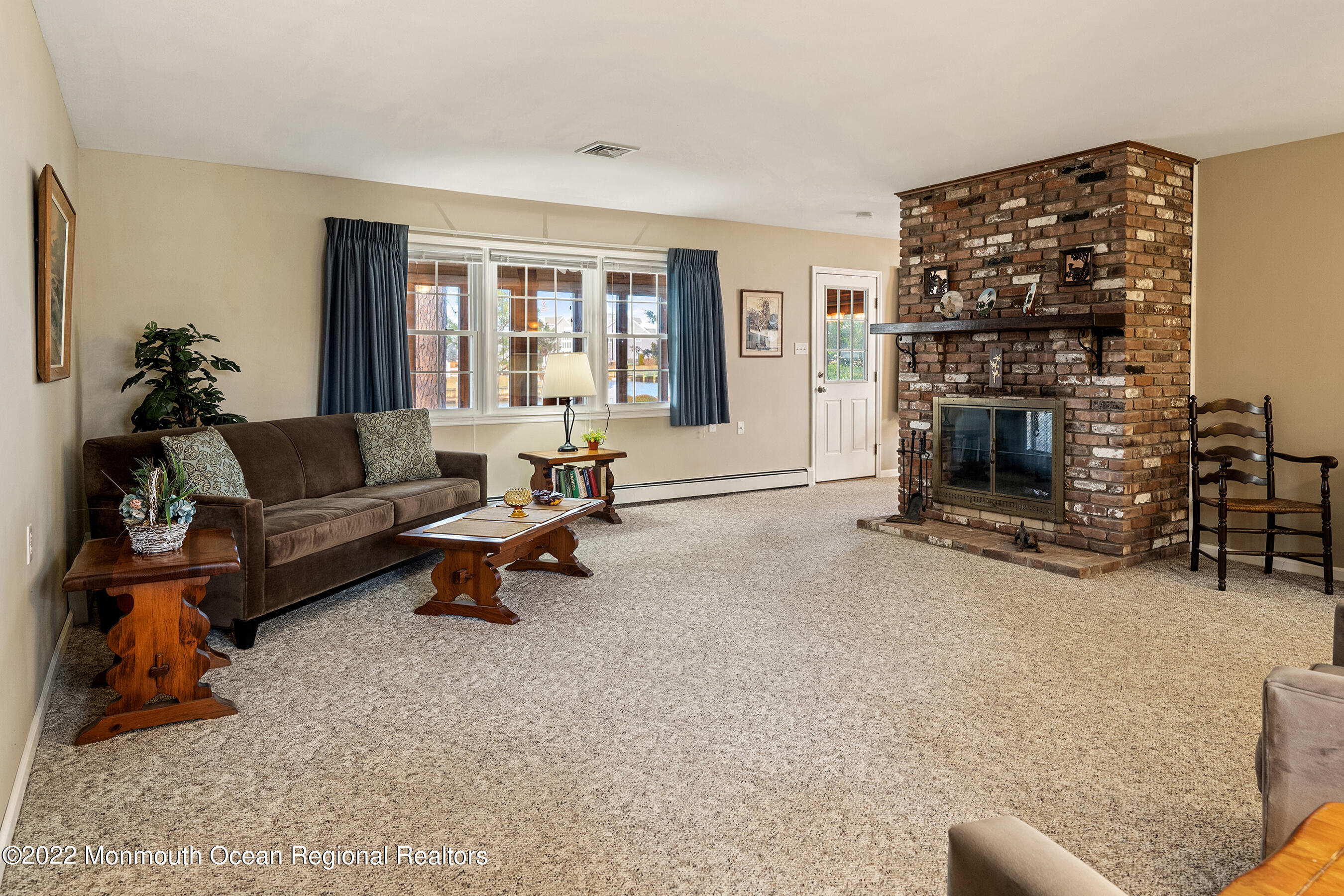 538 Harbor Road Brick, NJ 08724 - Photo 10 of 39 Living1b