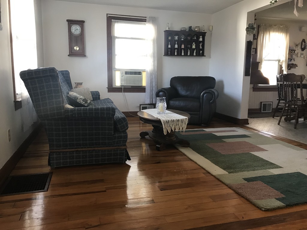 1785 Carew Street Springfield, MA 01104 - Photo 4 of 8 Gallery Image 4