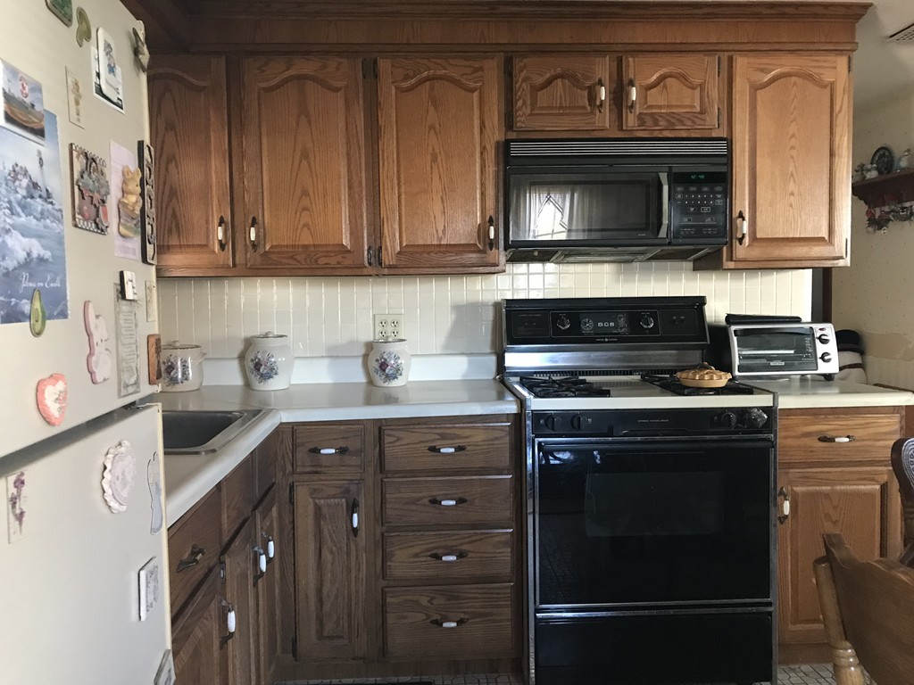 1785 Carew Street Springfield, MA 01104 - Photo 5 of 8 Gallery Image 5