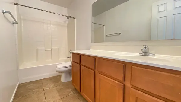$2,100 | 7425 West Crown King Road, Phoenix, AZ 85043
