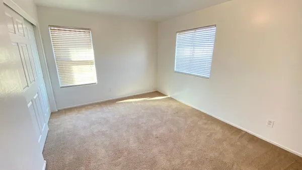 $2,100 | 7425 West Crown King Road, Phoenix, AZ 85043