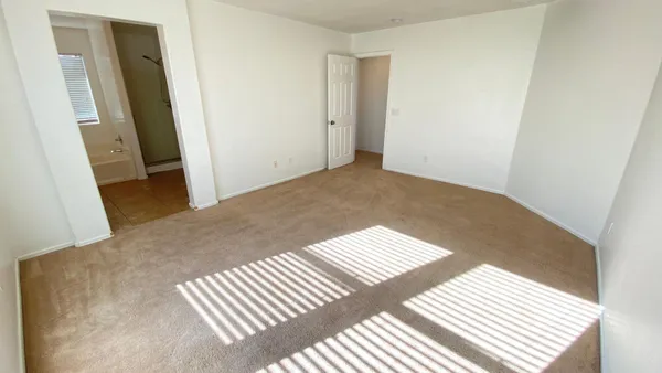 $2,100 | 7425 West Crown King Road, Phoenix, AZ 85043