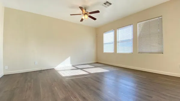 $2,100 | 7425 West Crown King Road, Phoenix, AZ 85043