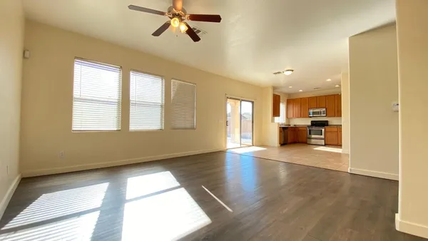 $2,100 | 7425 West Crown King Road, Phoenix, AZ 85043
