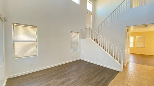 $2,100 | 7425 West Crown King Road, Phoenix, AZ 85043