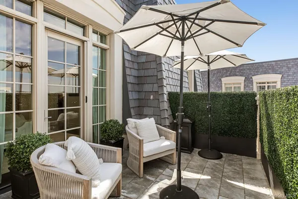 $6,495,000 | 6000 Royal Court, Unit PH, North Hills, NY 11040