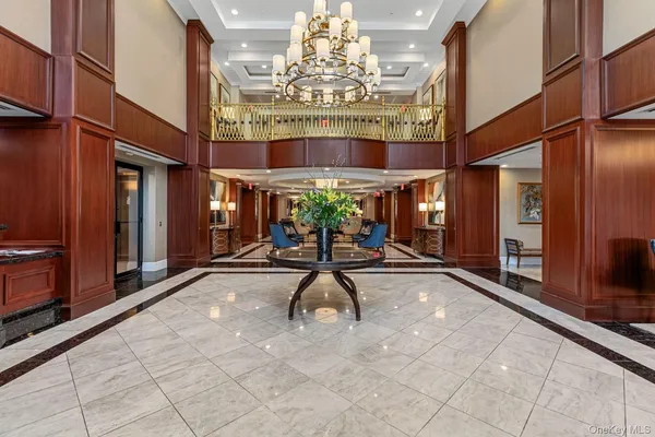 $6,495,000 | 6000 Royal Court, Unit PH, North Hills, NY 11040