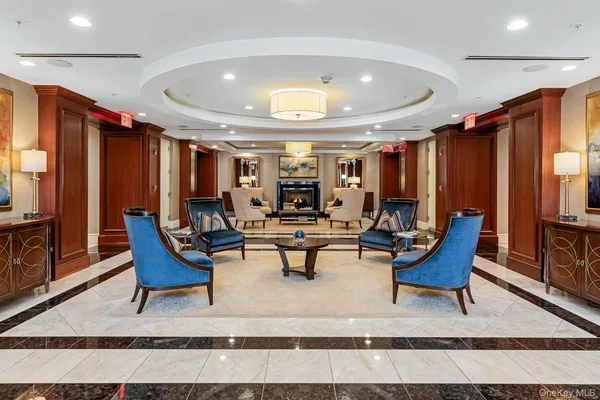 $6,495,000 | 6000 Royal Court, Unit PH, North Hills, NY 11040