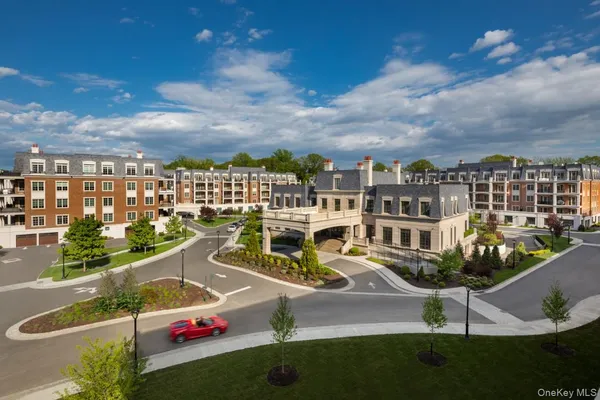 $6,495,000 | 6000 Royal Court, Unit PH, North Hills, NY 11040