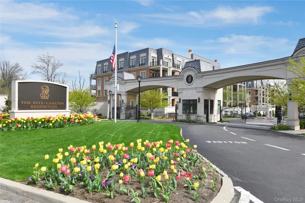 $6,495,000 | 6000 Royal Court, Unit PH, North Hills, NY 11040