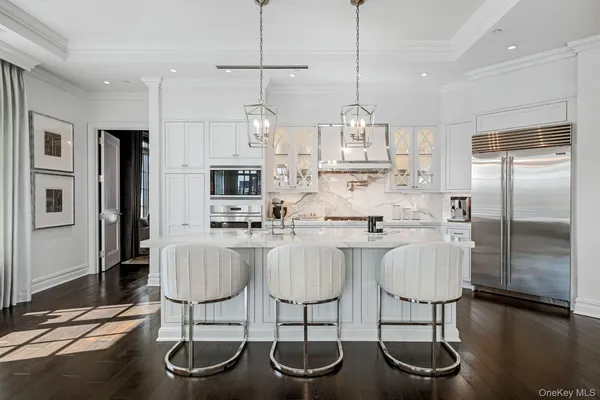 $6,495,000 | 6000 Royal Court, Unit PH, North Hills, NY 11040