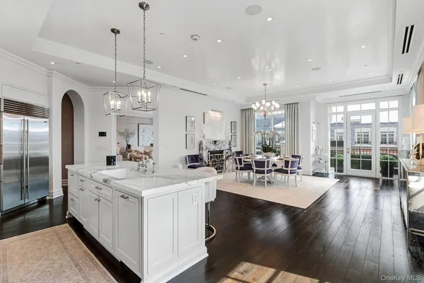 $6,495,000 | 6000 Royal Court, Unit PH, North Hills, NY 11040