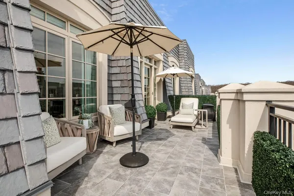 $6,495,000 | 6000 Royal Court, Unit PH, North Hills, NY 11040