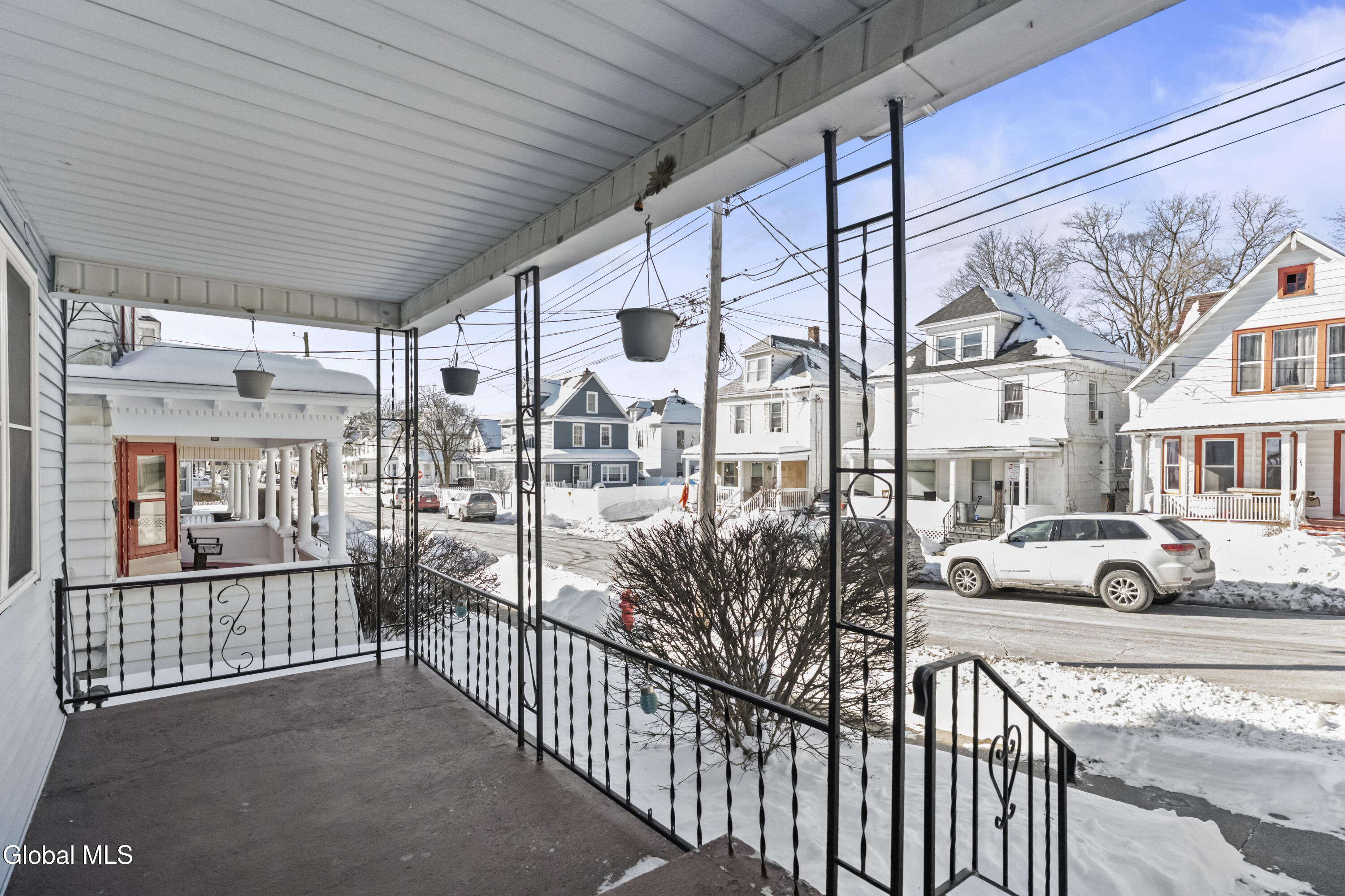 122 Haigh Avenue Schenectady, NY 12304 - Photo 5 of 33 DSC02728