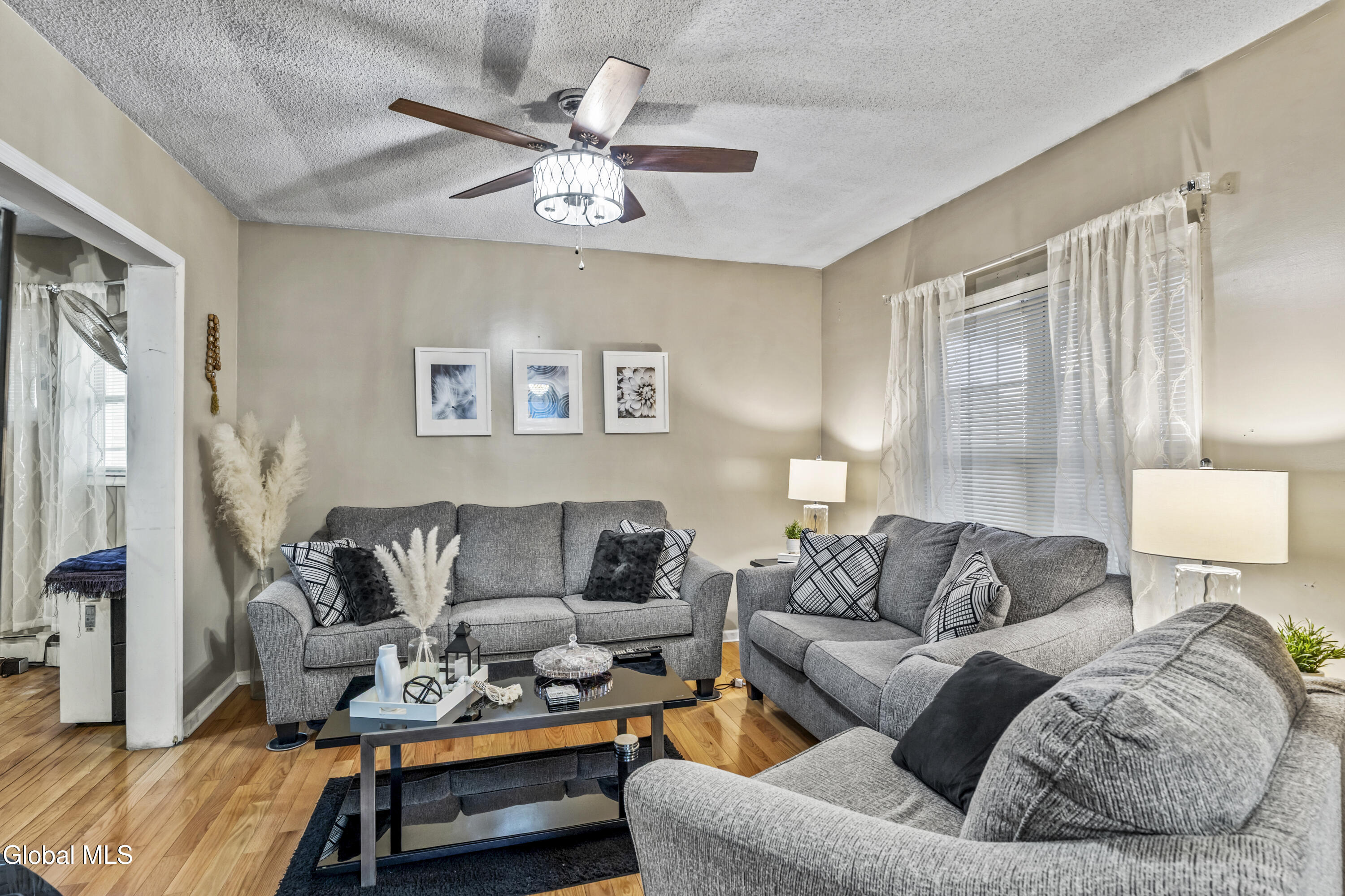 122 Haigh Avenue Schenectady, NY 12304 - Photo 8 of 33 DSC02893