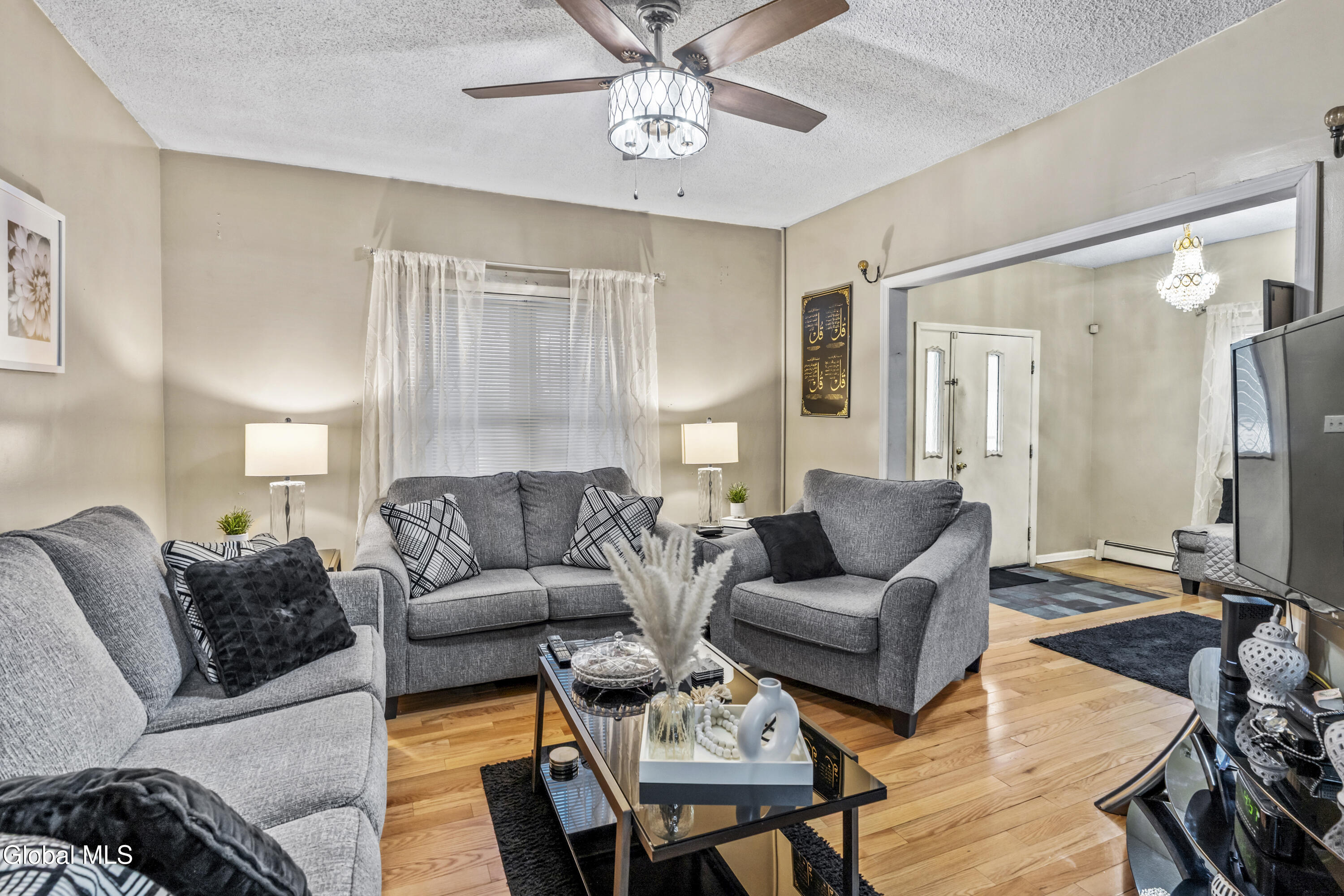 122 Haigh Avenue Schenectady, NY 12304 - Photo 9 of 33 DSC02896