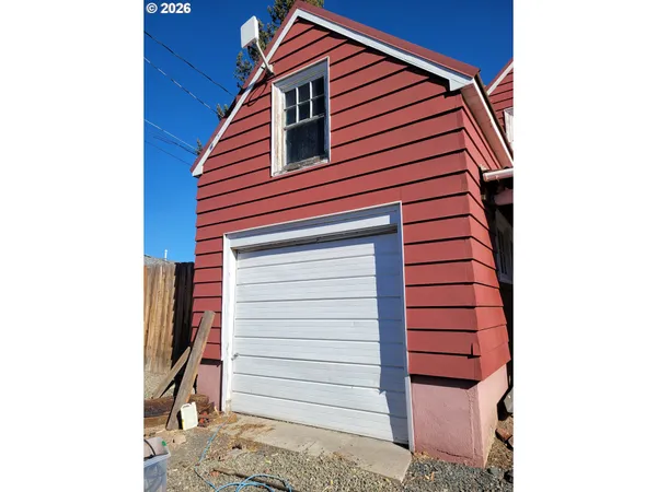 $270,000 | 314 Hillcrest Place, Baker City, OR 97814