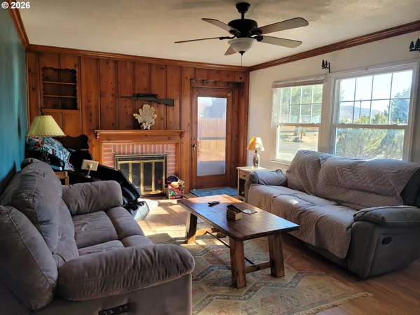 $270,000 | 314 Hillcrest Place, Baker City, OR 97814