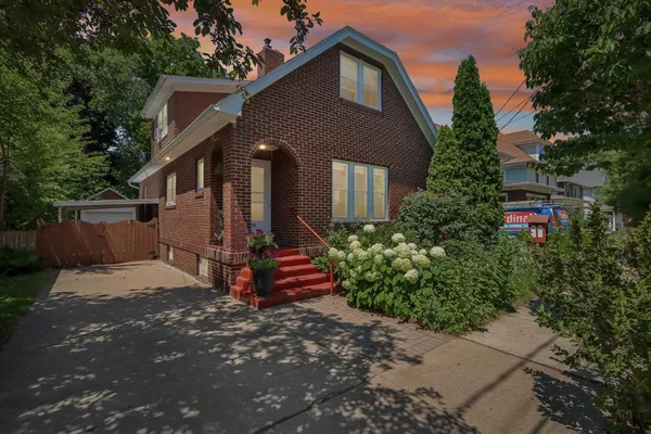 $675,000 | 406 Maple Avenue, Madison, WI 53704