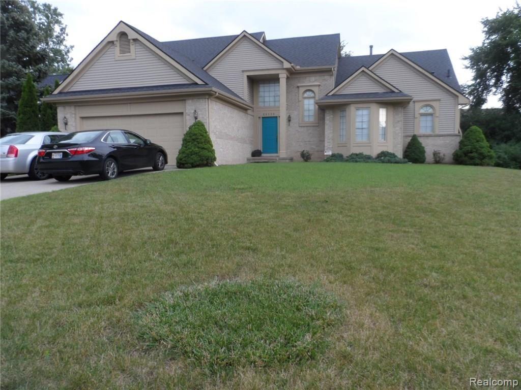 24320 Ridgeview Drive Farmington Hills, MI 48336 - Photo 1 of 13