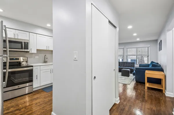 $210,000 | 2619 West Agatite Avenue, Unit 2B, Chicago, IL 60625