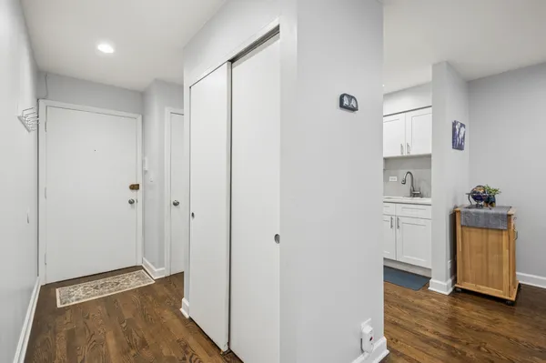 $210,000 | 2619 West Agatite Avenue, Unit 2B, Chicago, IL 60625