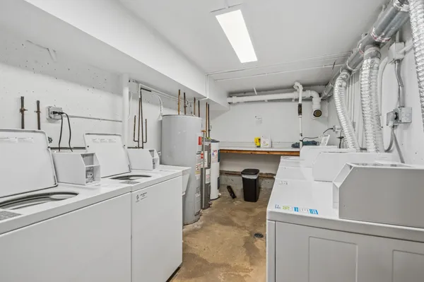 $210,000 | 2619 West Agatite Avenue, Unit 2B, Chicago, IL 60625