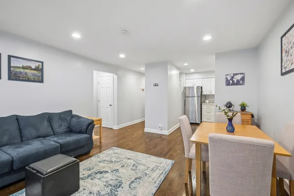 $210,000 | 2619 West Agatite Avenue, Unit 2B, Chicago, IL 60625