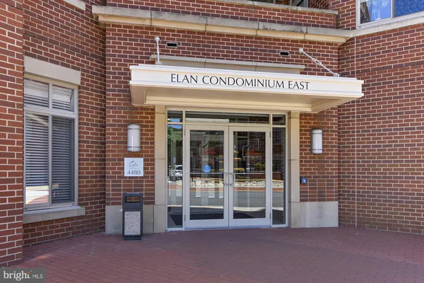 $2,320 | 4480 Market Commons Drive, Unit 305, Fairfax, VA 22033