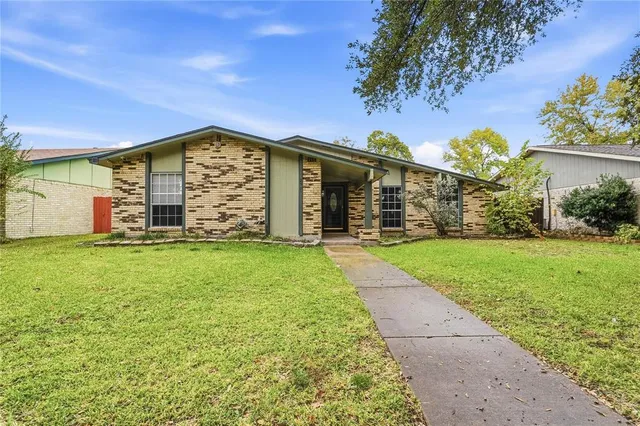 $2,250 | 2901 Branch Oaks Drive, Garland, TX 75043