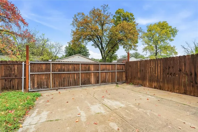 $2,250 | 2901 Branch Oaks Drive, Garland, TX 75043
