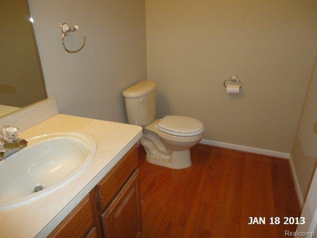 2425 Winding Brook Court Rochester, MI 48309 - Photo 10 of 11 bathroom.JPG