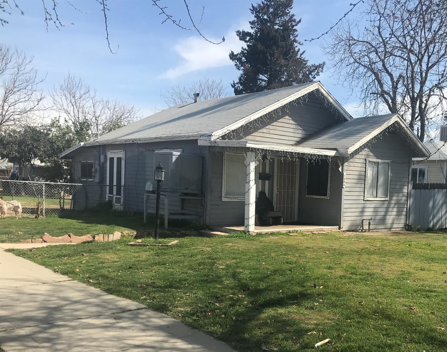1404 E Street Reedley, CA 93654 - Photo 1 of 3