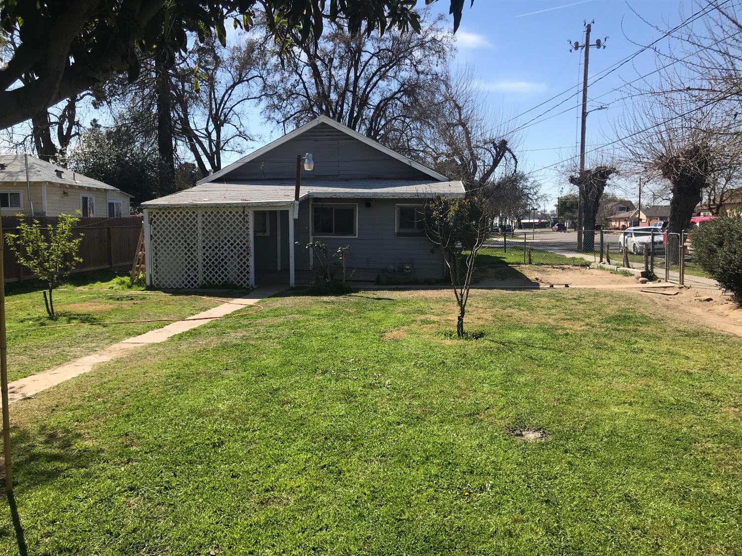 1404 E Street Reedley, CA 93654 - Photo 2 of 3