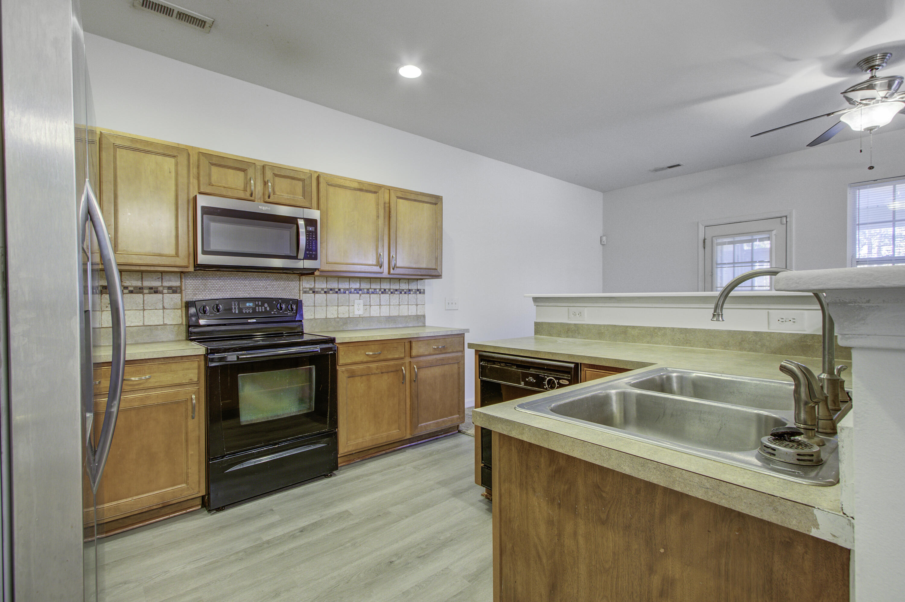 109 Woodward Road Goose Creek, SC 29445 - Photo 4 of 19 109 Woodward Rd, Goose Creek SC (10)