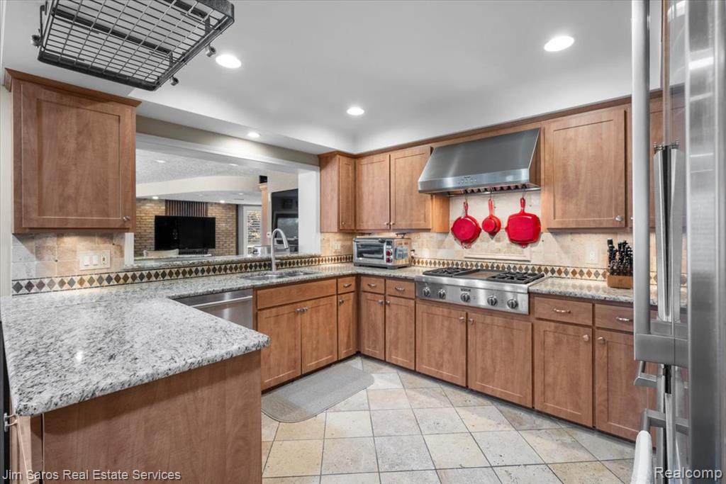 75 South Duval Road Grosse Pointe Shores, MI 48236 - Photo 9 of 50