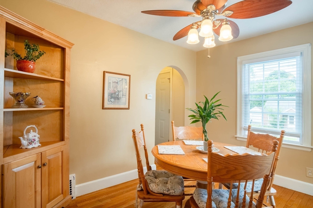 43 Ellsworth Avenue Springfield, MA 01118 - Photo 12 of 35
