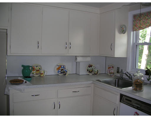 53 Huntington Road Arlington, MA 02474 - Photo 5 of 6 Gallery Image 5
