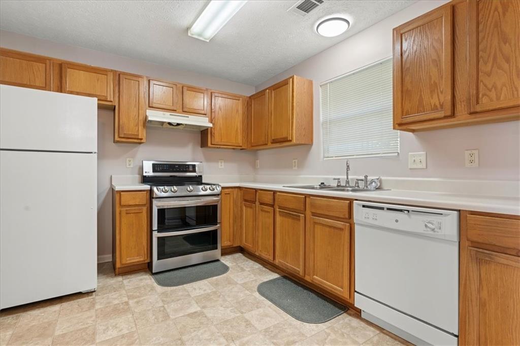 5583 Windfall Lane Lithonia, GA 30058 - Photo 2 of 25