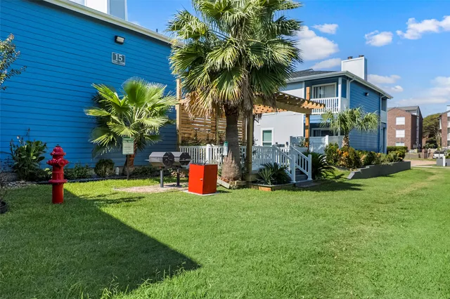 a front view of house with yard