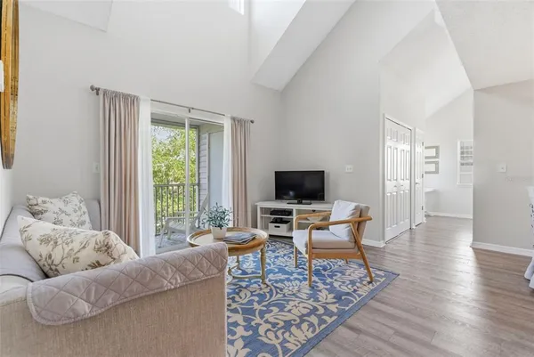 $185,000 | 3300 Haviland Court, Unit 303, Palm Harbor, FL 34684