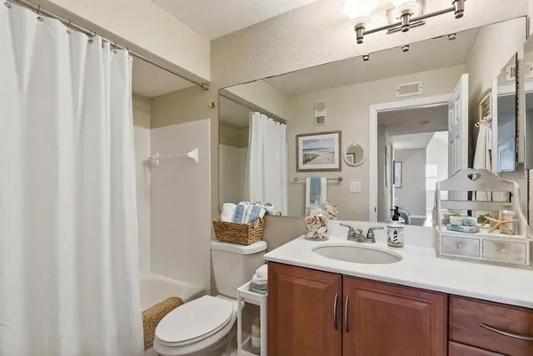 $185,000 | 3300 Haviland Court, Unit 303, Palm Harbor, FL 34684