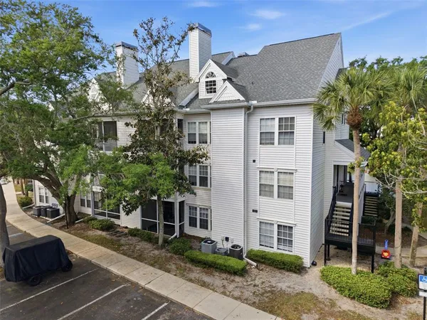 $185,000 | 3300 Haviland Court, Unit 303, Palm Harbor, FL 34684